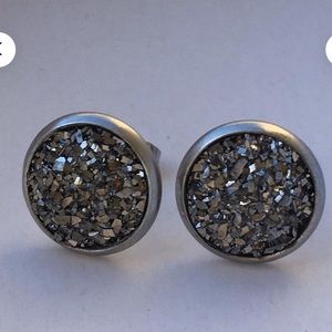 Housewives fav! Like new Gunmetal grey druzy earring studs Marcia maran